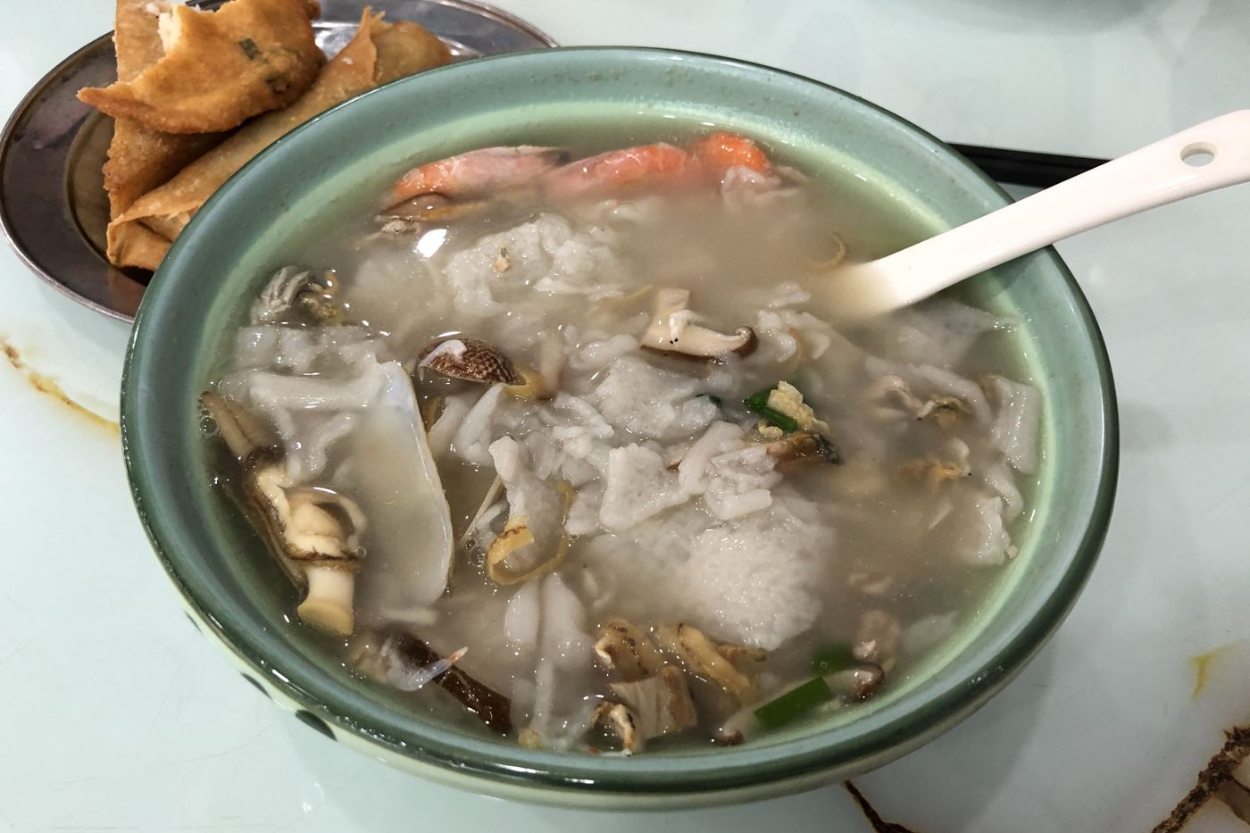 锅边(鼎边糊):一碗汤开场,别把早餐点成午宴