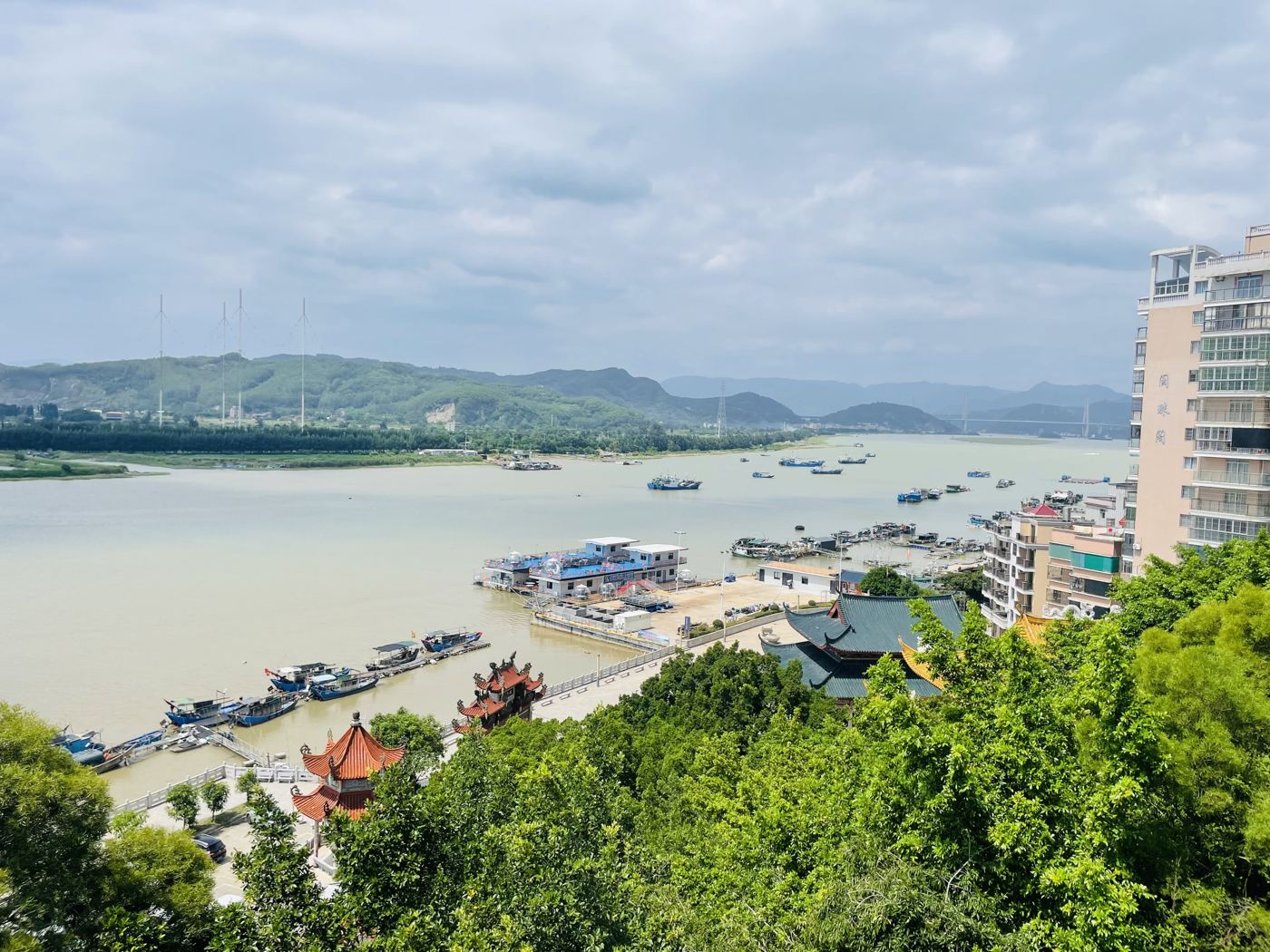 山上看海湾